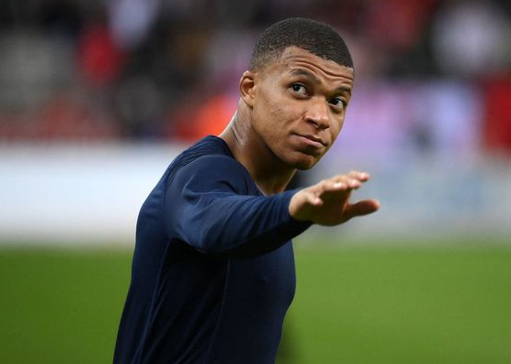  姆巴佩续约巴黎倒计时，年薪谈判接近尾声  